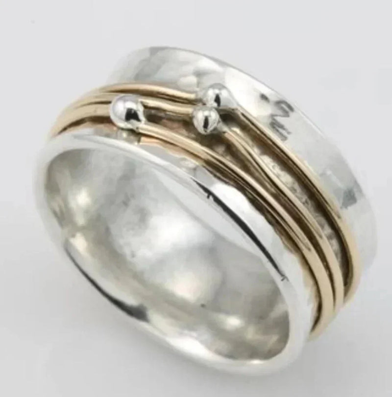 Anillo vintage de oro con circón